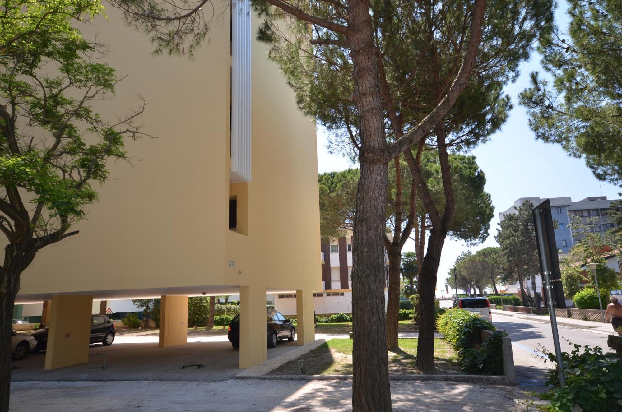 Calypso Apartment *